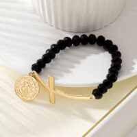 Elegancka bransoletka damska wykonana z czarnych, fasetowanych koralików